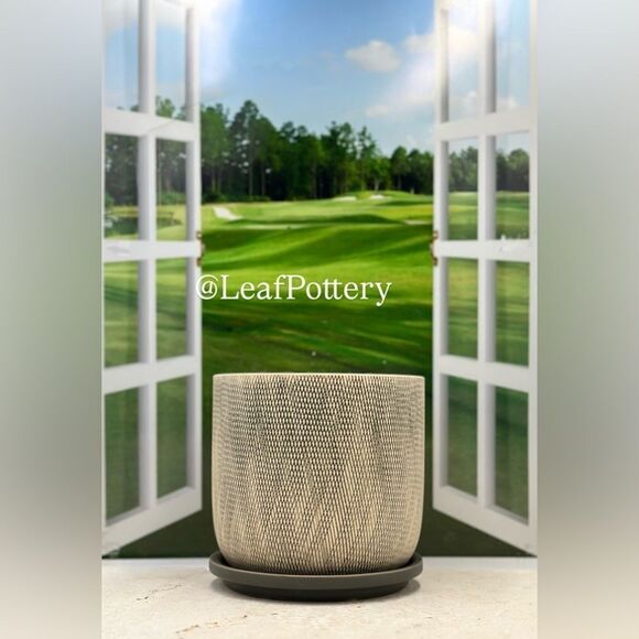 Greich Gray/Beige Ceramic Planter Pot with saucer attached - Picture 5 of 9